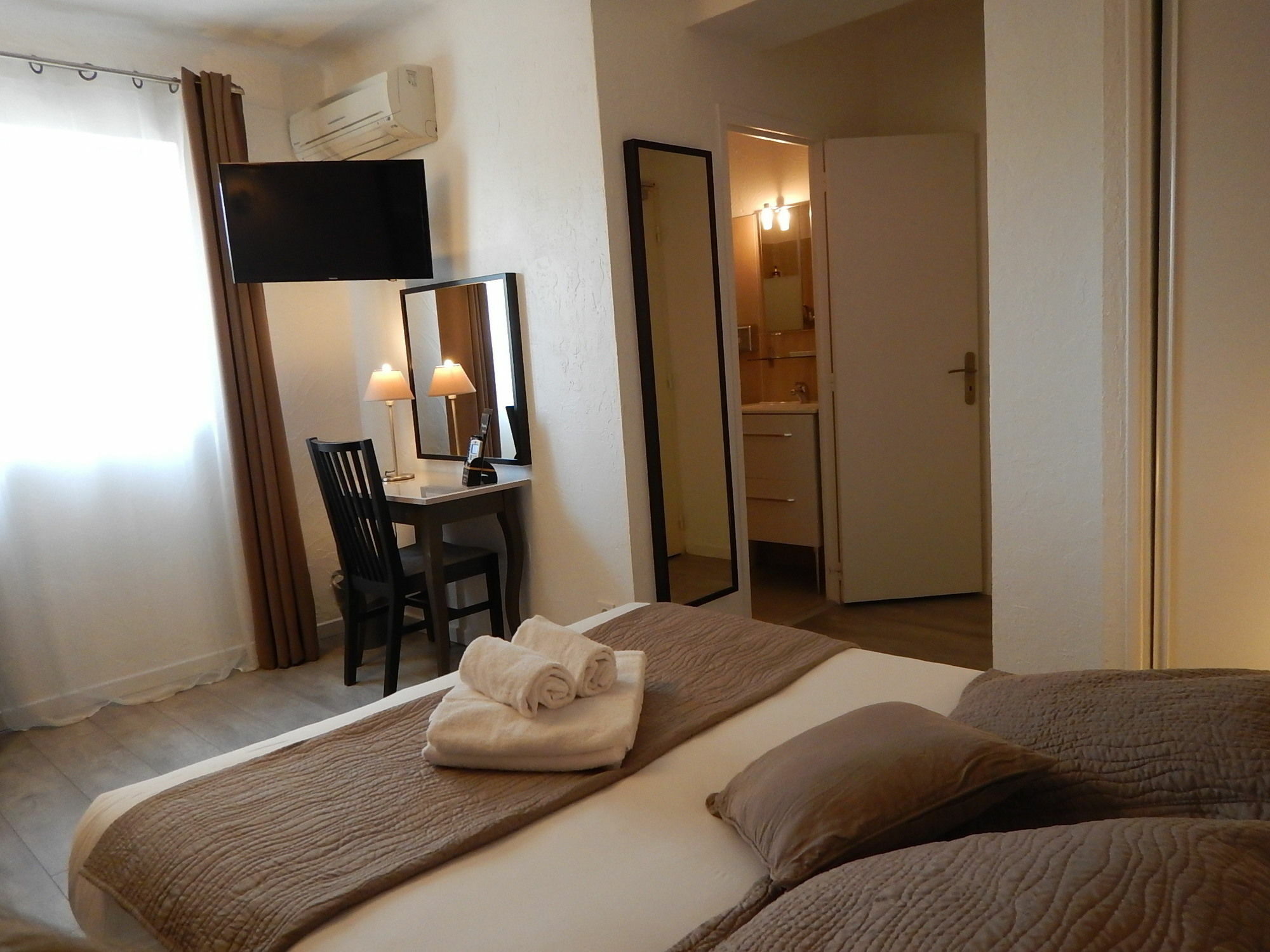 Hotel Miramar- Cap D'Antibes - La Garoupe Plage Екстер'єр фото
